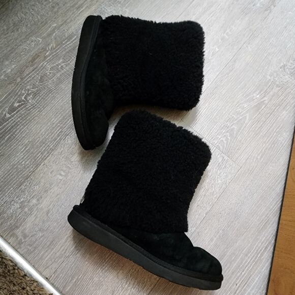 UGG Australia PATTEN Black Suede Sheepskin Boots Size US 7 #1006794 - Picture 1 of 9